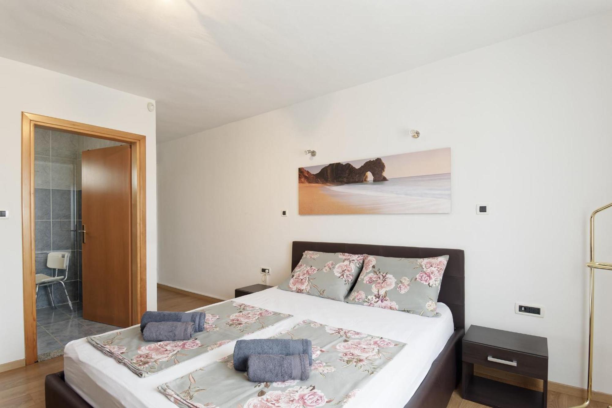 Apartment Larissa By Rent Istria Višnjan Buitenkant foto
